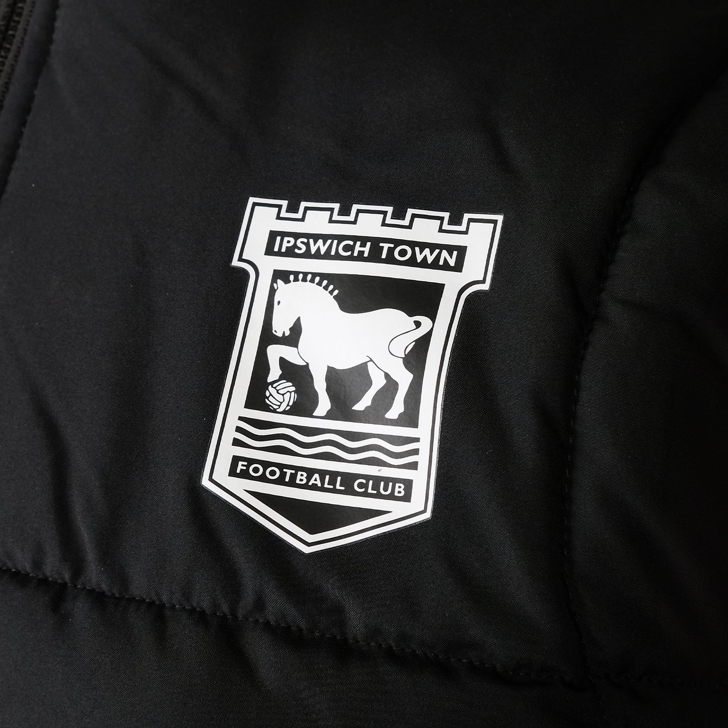 Umbro 2024/25 Black Travel Gilet Adult