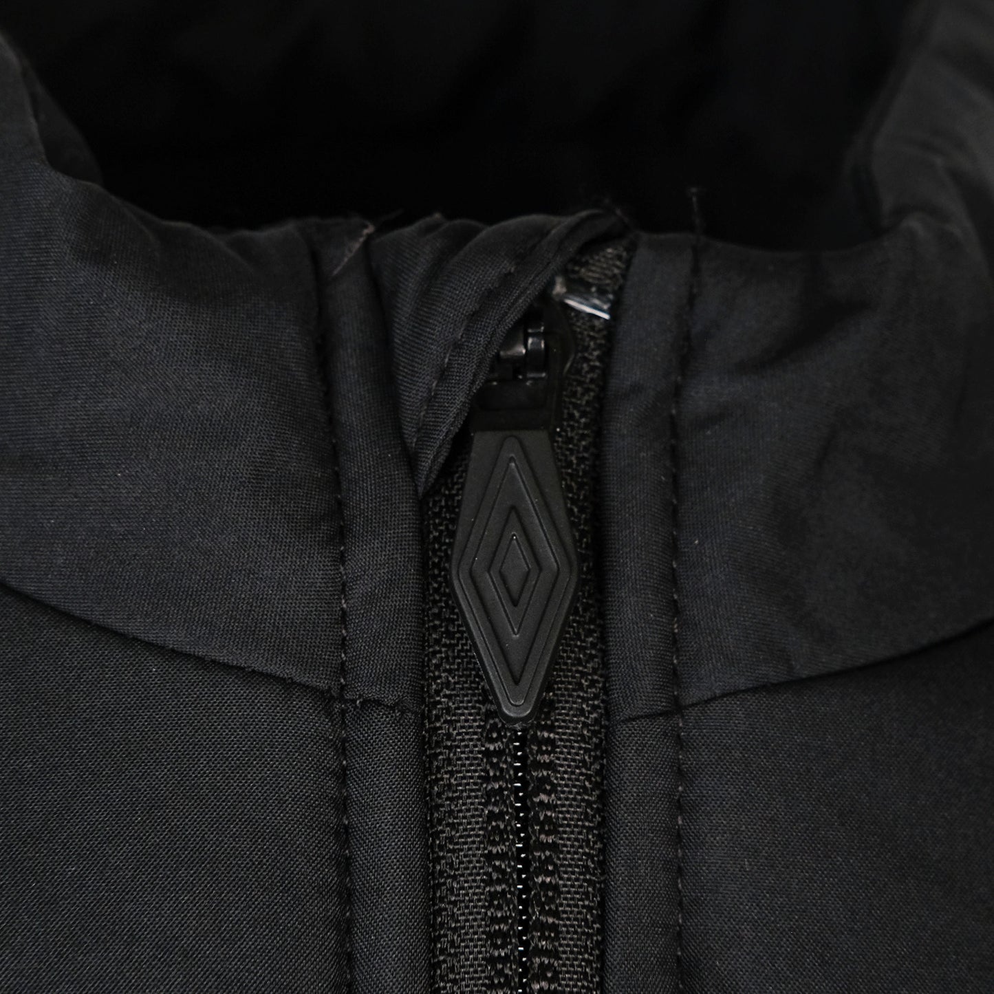 Umbro 2024/25 Black Travel Gilet Adult